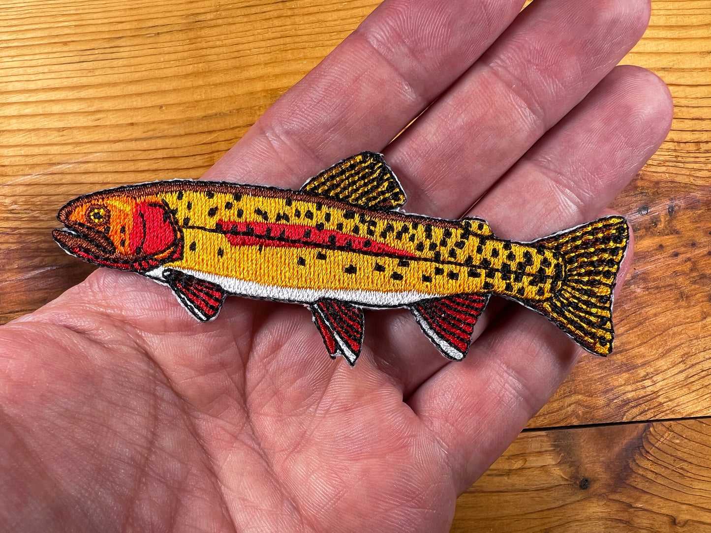 Yellowstone Cutthroat Forelle Aufnäher zum Aufbügeln | Hochwertige Fischaufnäher für Jacken, Mützen, Westen, Rucksäcke | Geschenke zum Thema Fliegenfischen